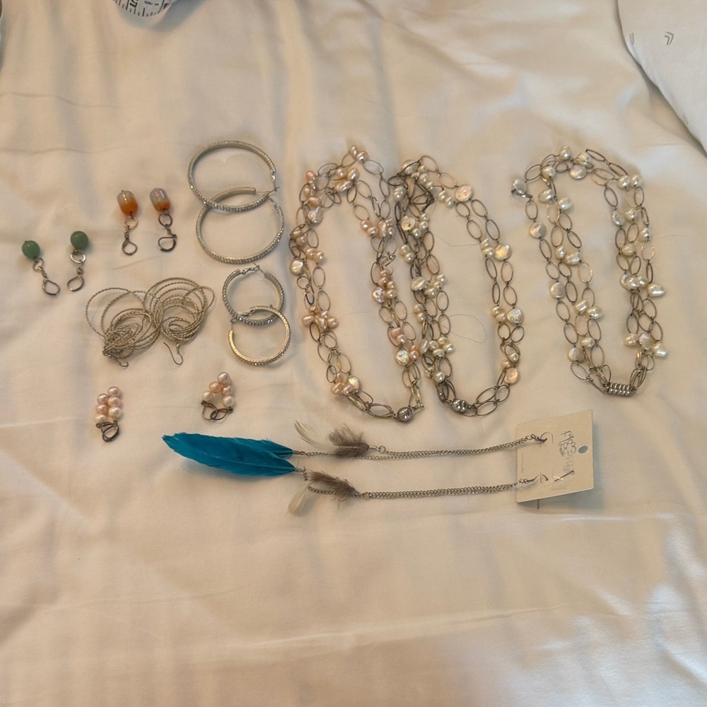 Elegant Pearl and Silver Jewelry Set